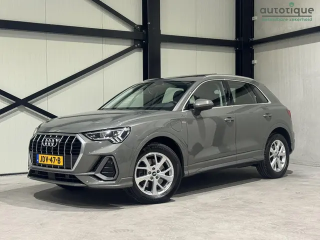 Audi Q3 45 TFSI e S edition 2021 Hybride Benzine