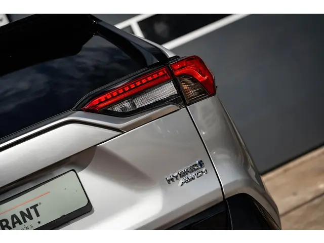 Toyota RAV4 2.5 HEV AWD Bi-Tone 2023 Hybride Benzine 28