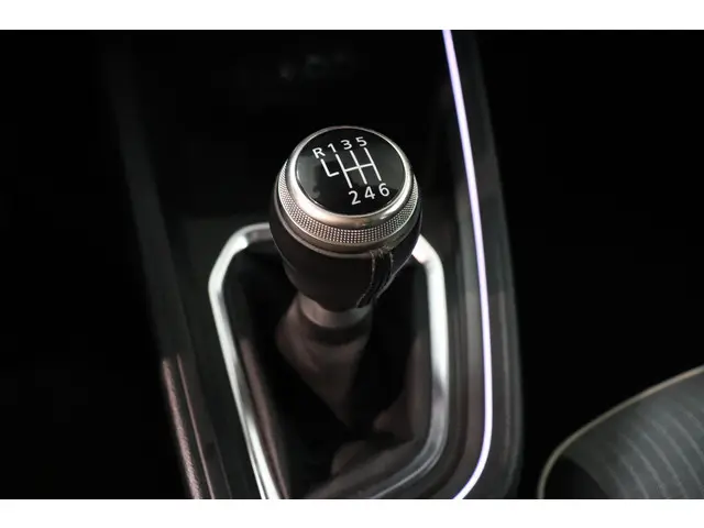 Renault Clio 1.0 TCe 90 GPF techno 2024 Benzine 23