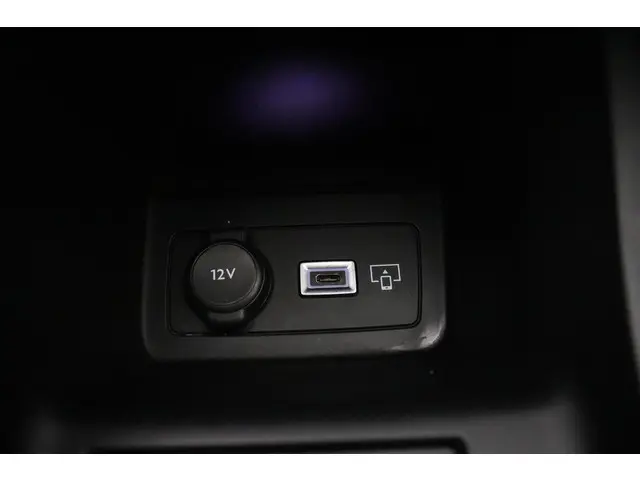 Peugeot 408 1.2 PureTech Allure 130 EAT8 2024 Benzine 18