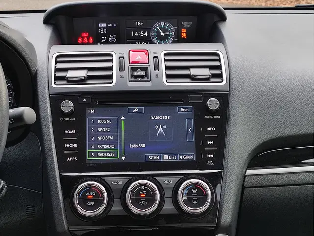 Subaru Forester 2.0 Luxury 2018 Benzine 17