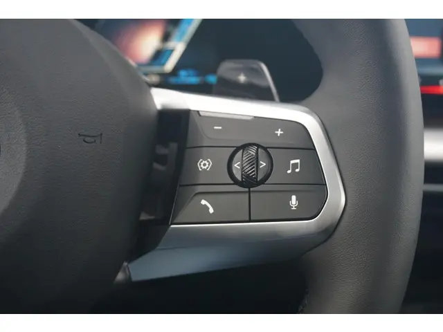 BMW X1 xDrive25e 2026 Hybride Benzine 18