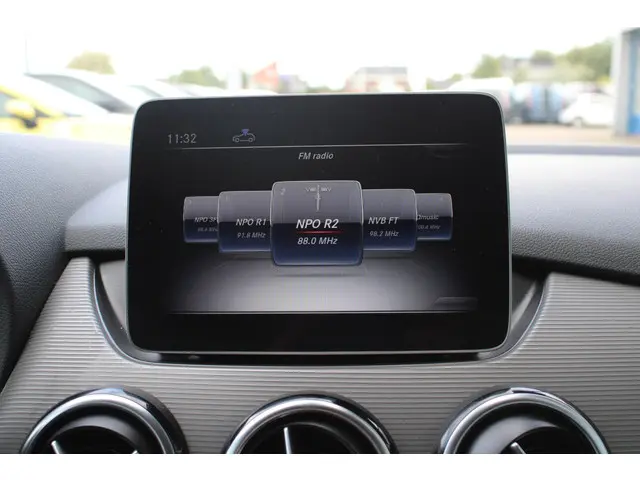 Mercedes-Benz B-Klasse 180 Ambition 2018 Benzine 32