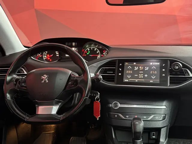 Peugeot 308 SW 1.2 PureTech GT 2018 Benzine 4