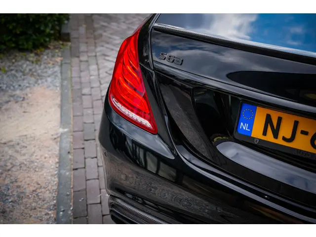 Mercedes-Benz S-Klasse AMG 63 4Matic Lang 2015 Benzine 45
