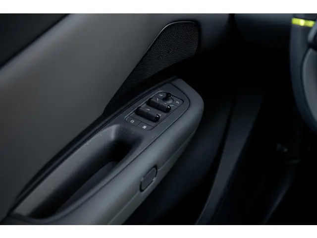 Lynk & Co 02 More 66 kWh 2026 Elektrisch 21