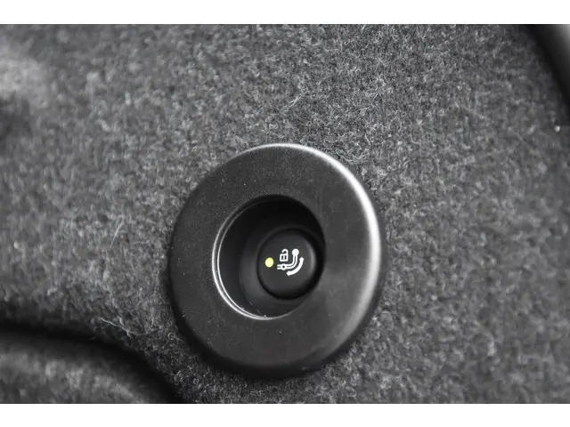 BMW 3 Serie 320i Executive 2018 Benzine 28