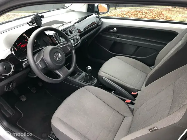 Volkswagen up! 1.0 move up! BlueMotion Nw APK 2013 Benzine 8