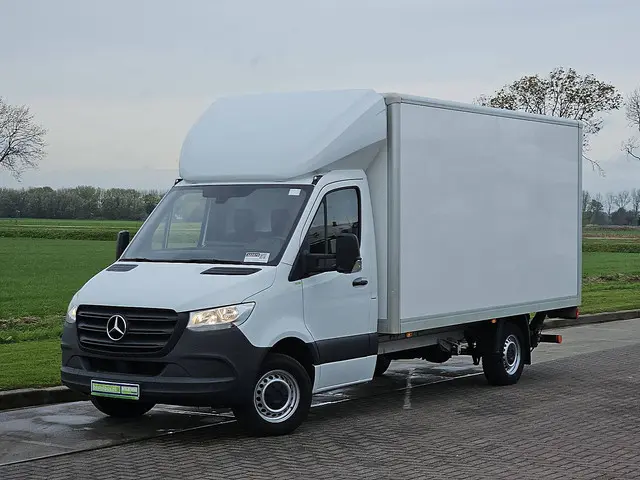 Mercedes-Benz Sprinter 2