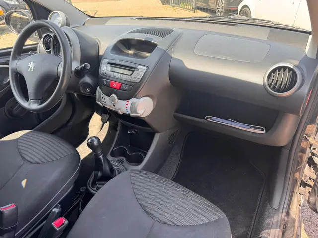 Peugeot 107 1.0 Active NAP / AIRCO / LED 2013 Benzine 11