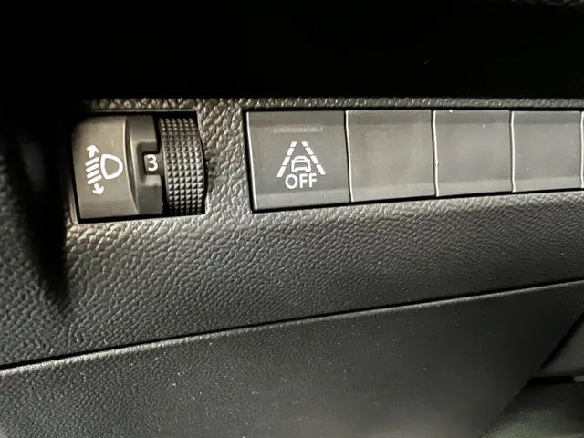 Peugeot 208 1.2 PureTech Active Pack 2022 Benzine 28