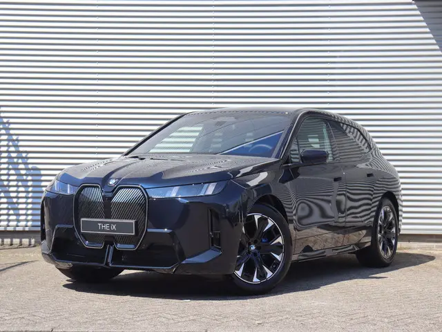 BMW iX xDrive45 2025 Elektrisch 37