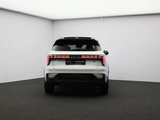 Lynk & Co 01 1.5 More 2025 Hybride Benzine 10