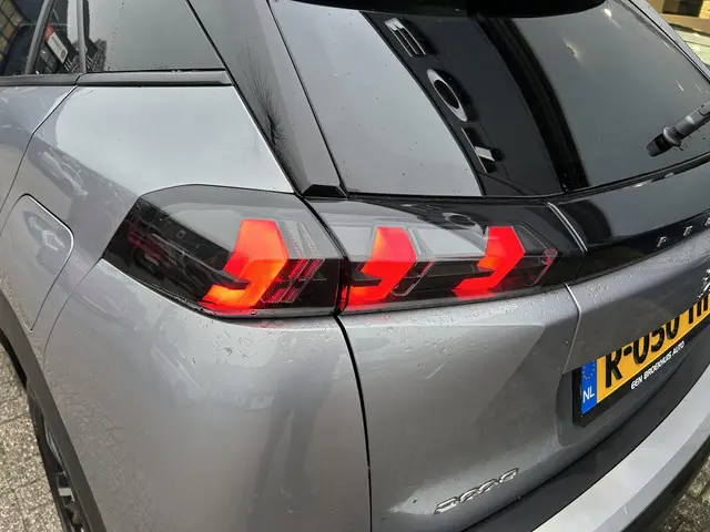 Peugeot 2008 1.2 Turbo 130 PK Allure Pack 2022 Benzine 31