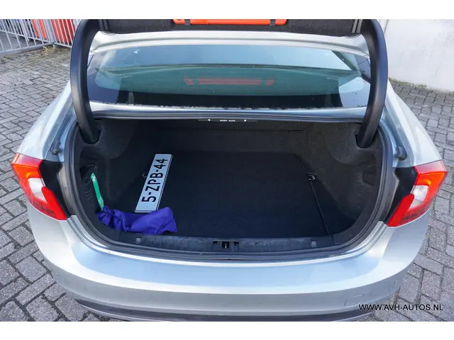 Volvo S60 1.6 T3 Momentum 2015 Benzine 8