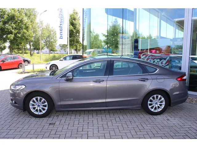 Ford Mondeo 2.0 IVCT HEV Titanium 2016 Hybride Benzine 2