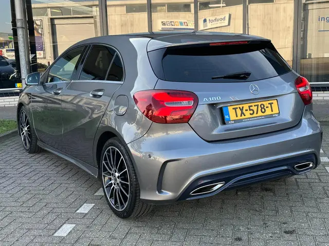 Mercedes-Benz A-Klasse 180 AMG-PAKKET 2018 Benzine 19
