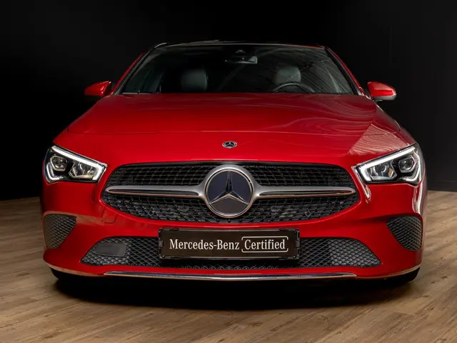 Mercedes-Benz CLA Coupé 180 Luxury Line 2023 Benzine 4