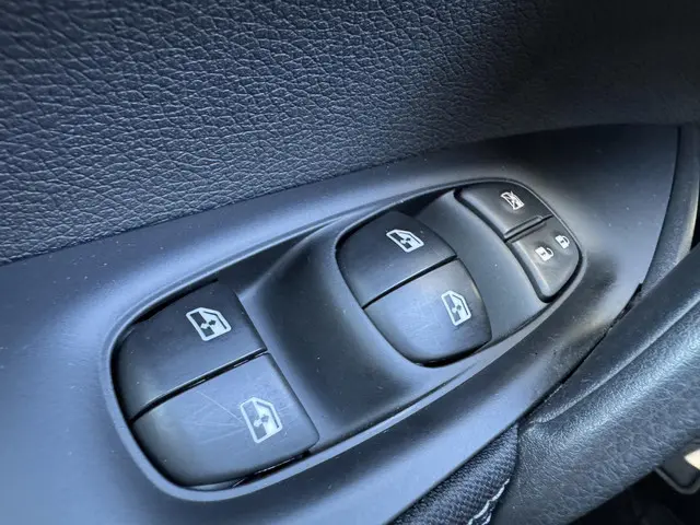 Nissan QASHQAI 1.2 N-Connecta 2018 Benzine 33