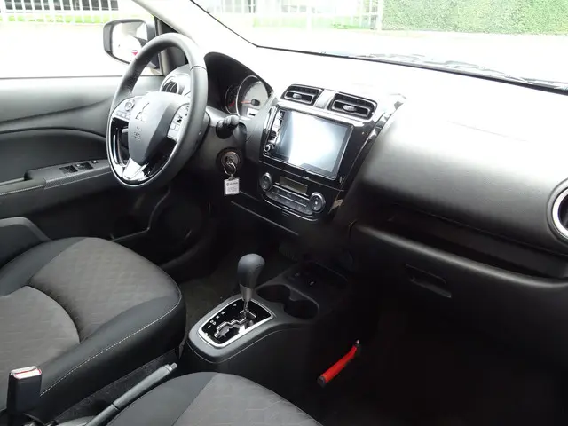 Mitsubishi Space Star 1.2 Dynamic AUTOMAAT 2023 Benzine 15