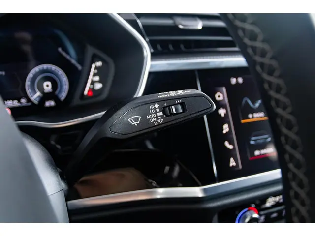 Audi Q3 45 TFSI e S edition 2022 Hybride Benzine 40