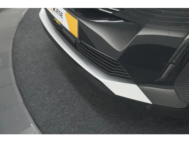 Peugeot 5008 PureTech 130 EAT8 Active Pack 2023 Benzine 18