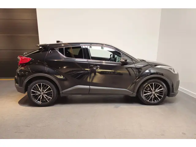 Toyota C-HR 1.8 Hybrid Energy 2018 Hybride Benzine 6