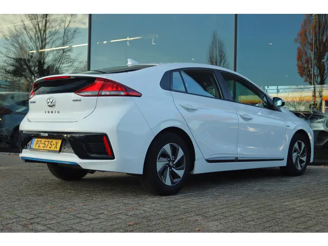 Hyundai IONIQ 1.6 GDi I-MOTION AUT. 2017 Hybride Benzine 2
