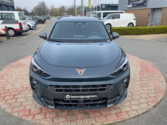 CUPRA Terramar 1.5 TSI e-Hybrid 2025 Hybride Benzine 8