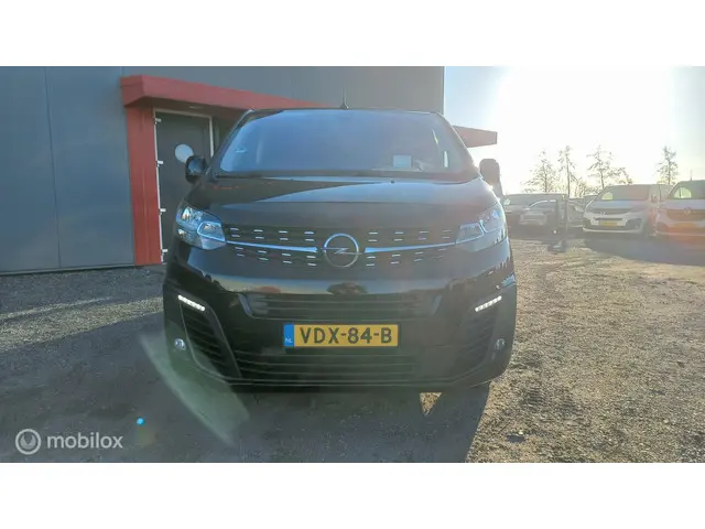Opel Vivaro 2