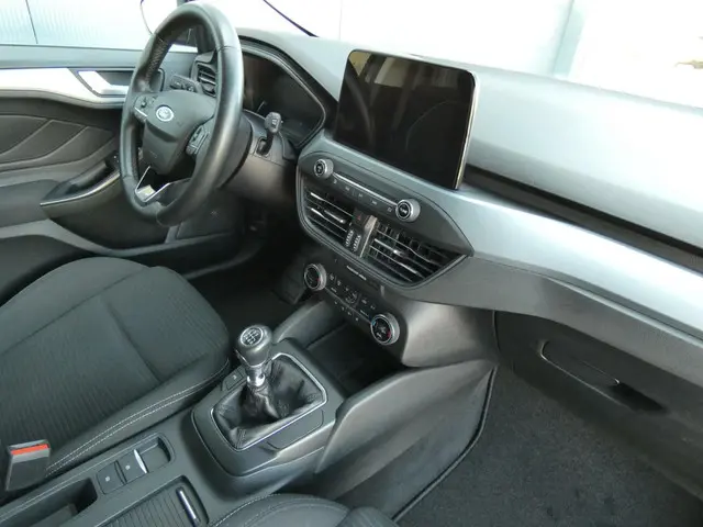 Ford Focus Wagon HELAAS VERKOCHT!!! 2022 Benzine 29