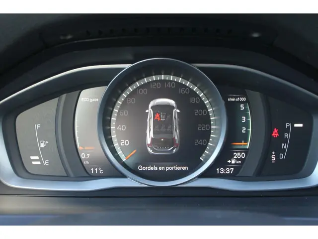 Volvo V60 2.0 D3 Ocean Race 2016 Diesel 12