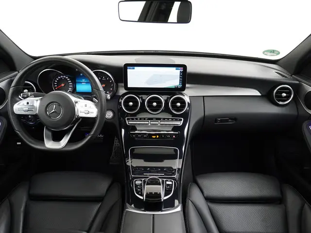 Mercedes-Benz C-Klasse 180 AMG line 2019 Benzine 17