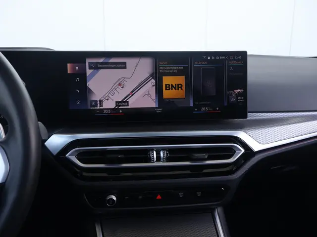 BMW 3 Serie Touring 320e 2024 Hybride Benzine 27