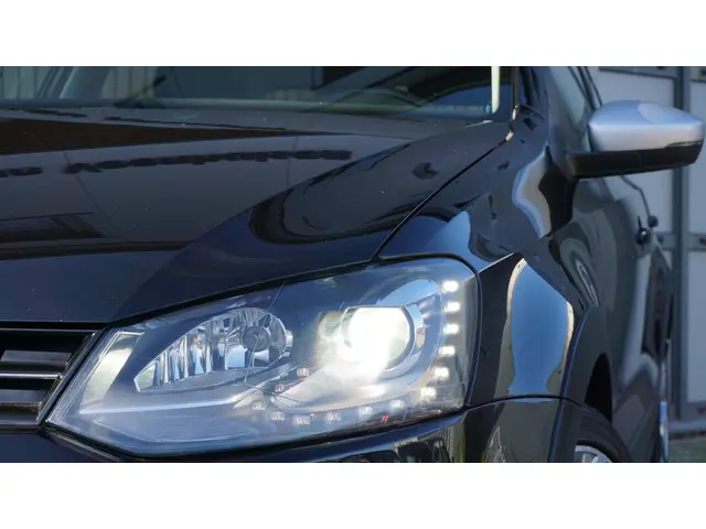 Volkswagen Polo Cross 1.2 TSI 90pk DSG 2017 Benzine 27