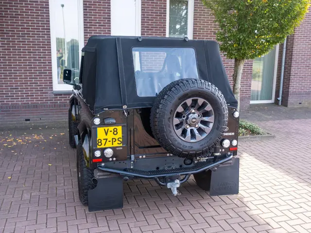 Land Rover Defender 2.2 D Soft Top 90" E 2014 Diesel 49