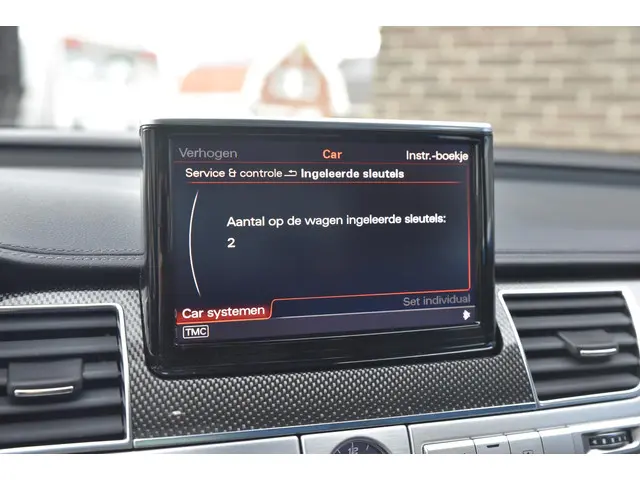 Audi A8 4.0 TFSI S8 quattro Pro Line+ 2013 Benzine 38