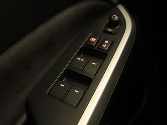 Suzuki Vitara 1.6 High Executive 2015 Benzine 24