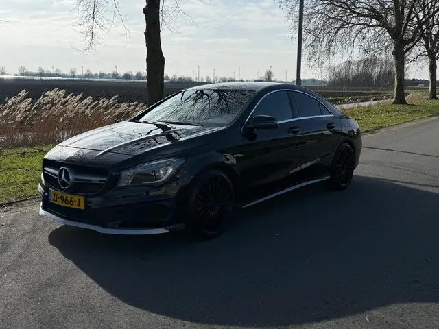 Mercedes-Benz CLA AMG 45 4MATIC 2015 Benzine 14