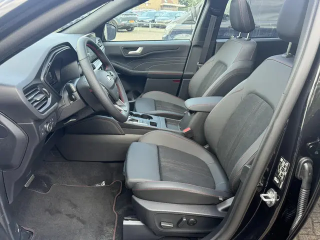 Ford Kuga 2.5 PHEV ST-Line X 2026 Hybride Benzine 24