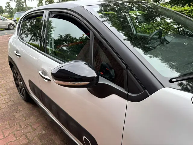 Citroën C3 1.2 PureTech S&S Shine 2017 Benzine 8