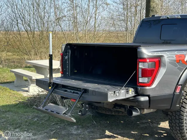 Ford F-150 USA Raptor R 2023 Benzine 16