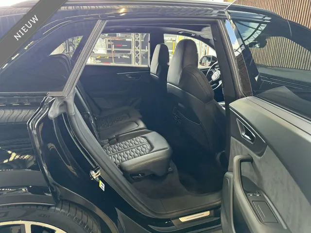 Audi RSQ8 4.0 TFSI RS Q8 quattro 2022 Benzine 40