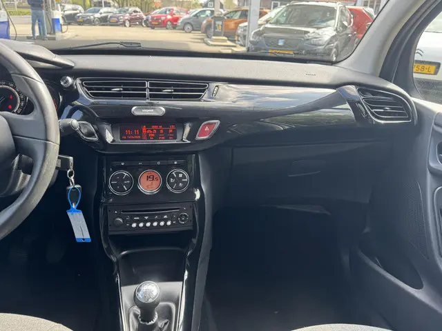 Citroën C3 1.2 PureTech Collection 2015 Benzine 23