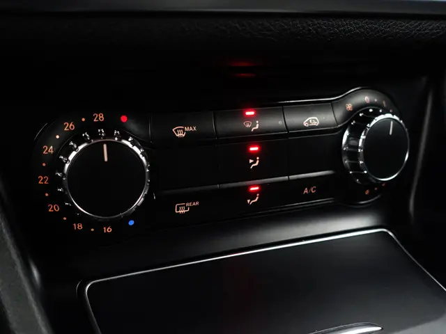 Mercedes-Benz CLA 180 AMG Edition Plus- 2016 Benzine 13