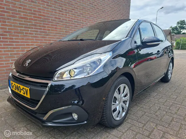 Peugeot 208 1.5 BlueHDi Blue Lease NAVI/TRKHK 2019 Diesel 6