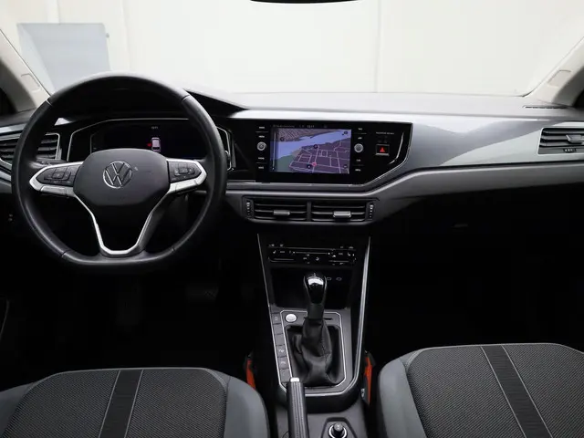 Volkswagen Polo 1.0TSI/110PK Style DSG 2022 Benzine 4