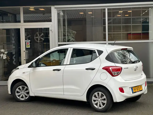 Hyundai i10 1.0i i-Drive 2015 Benzine 3