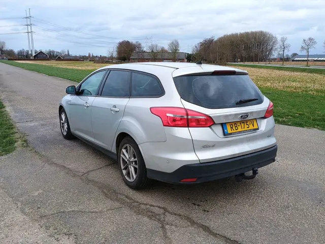 Ford Focus Wagon 1.0 Titanium Edition 2014 Benzine 6