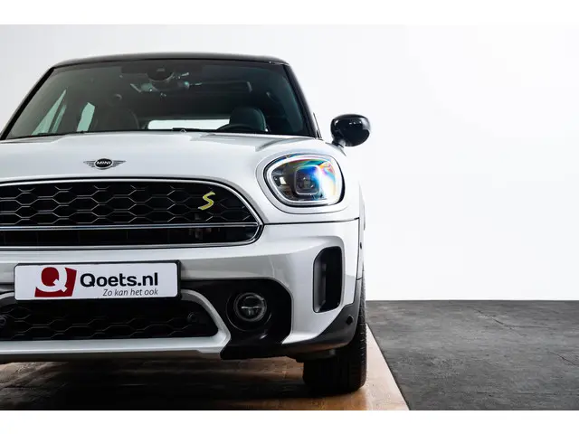 MINI Countryman Cooper SE ALL4 2022 Hybride Benzine 23